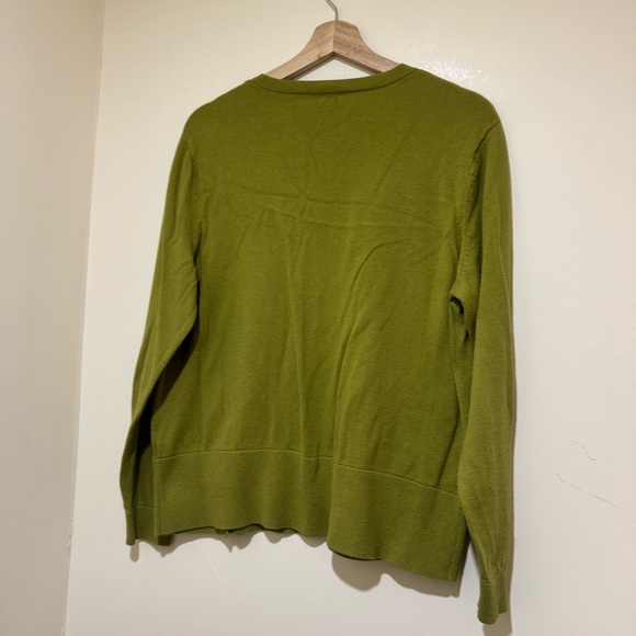 Women’s J.Jill Soft and Stylish Button Hem Vine Green Colour Sweater Size: L - Picture 11 of 16